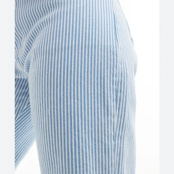 Abercrombie High Rise Relaxed Jeans - Picture 2 of 4